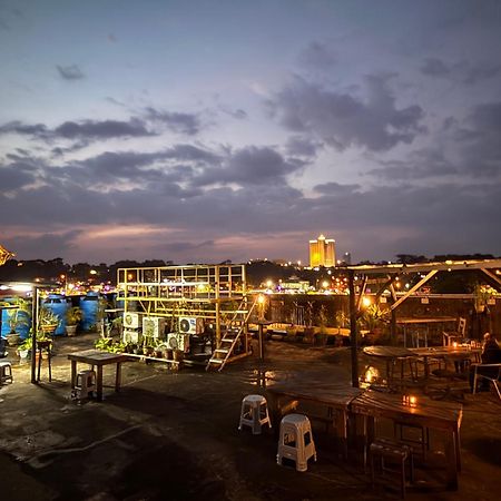 Woodpecker Lodge, Kuching Exterior photo